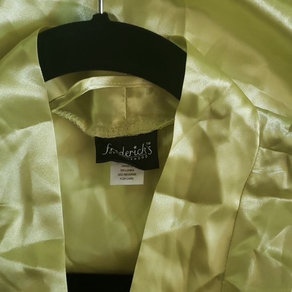 NWT neon yellow robe - Picture 4 of 6